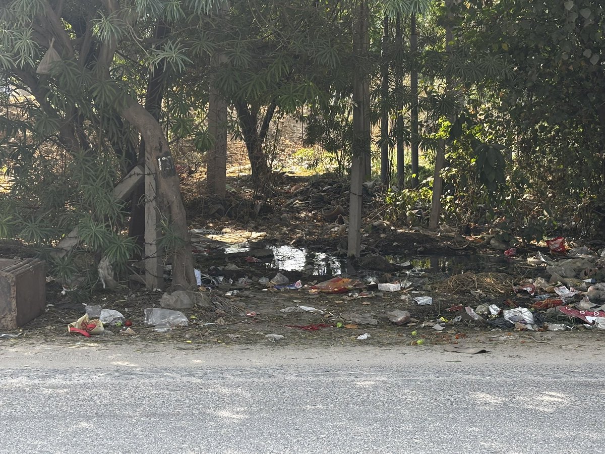 anujg2711's tweet image. @MCManesar @OfficialGMDA From 3 years no action has been taken after multiple complaints @leenadhankhar @MeraGurgaon @MeraGurgaonNews @gurgaon_live @IndiaToday @its_AkankshaG @DEEPAKKAHUJA @NavbharatTimes @sumedhasharma86 @TheSanjivKapoor @Suhelseth @htTweets @BJPCentralMedia