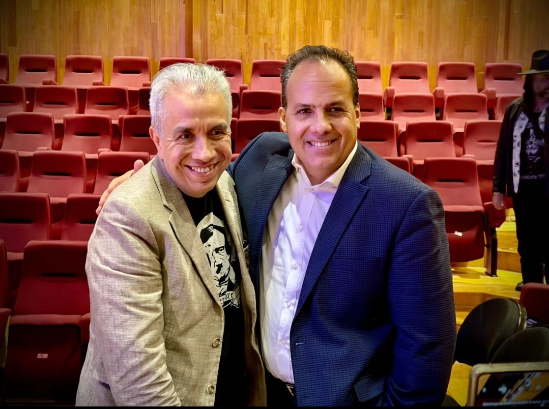 Un excepcional evento recordando a #AllanPoe a 184 años de su publicación "Asesinatos en la calle Morgue"  en el Coloquio #AugusteDupin en donde se funcionó la #Literatura yla #CienciaForense , moderando mi hermano de vida Roberto Coria Monter, gracias!!!!
<a href="/UNAM_MX/">UNAM</a>