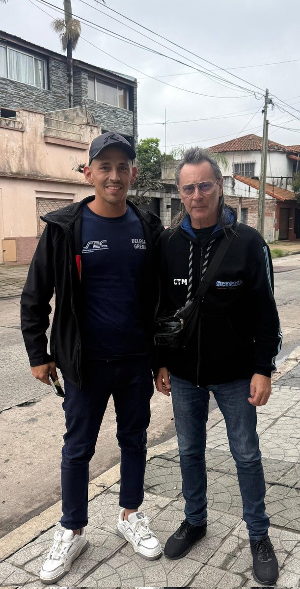 Personas que uno se cruza en el barrio. Grande Tano!