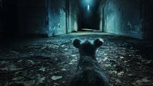 "Nightmares of Nature", a horror-based animal doc series, was so good! Maya Hawke's macabre &amp; quirky narration chronicles a mother mouse, a raccoon, &amp; a bullfrog trapped around an evil cabin in S1. S2 saw an opossum, a baby iguana, &amp; a spider mom flee to an abandoned jungle lab!