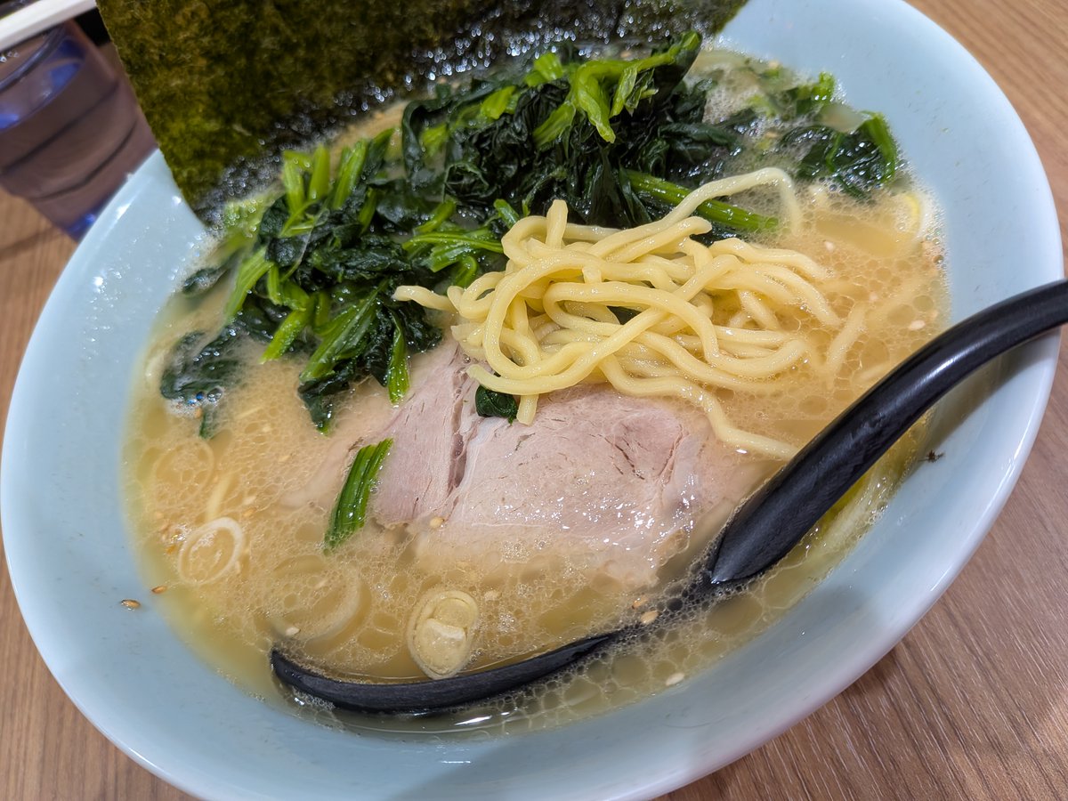 千家 根岸店
　ラーメン並（硬め、レン草増し）
　😋😋😋😋😋