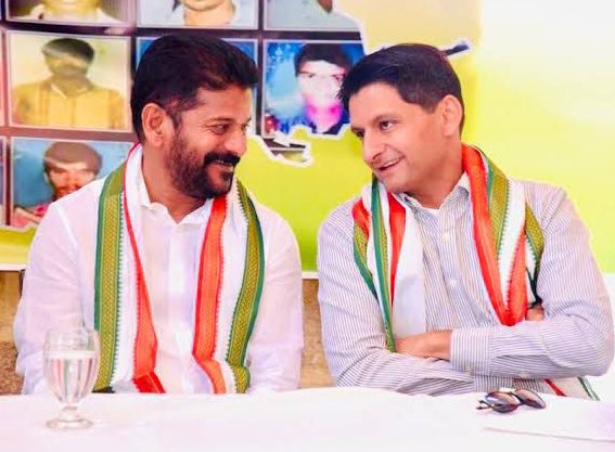 तेलंगाना के मुख्यमंत्री प्रिय बड़े भाई <a href="/revanth_anumula/">Revanth Reddy</a> जी को
जन्मदिन की ढेरों बधाई एवं शुभकामनाएं। 

ईश्वर से आपके उत्तम स्वास्थ्य, प्रसन्न और दीर्घायु जीवन की कामना करता हूँ।