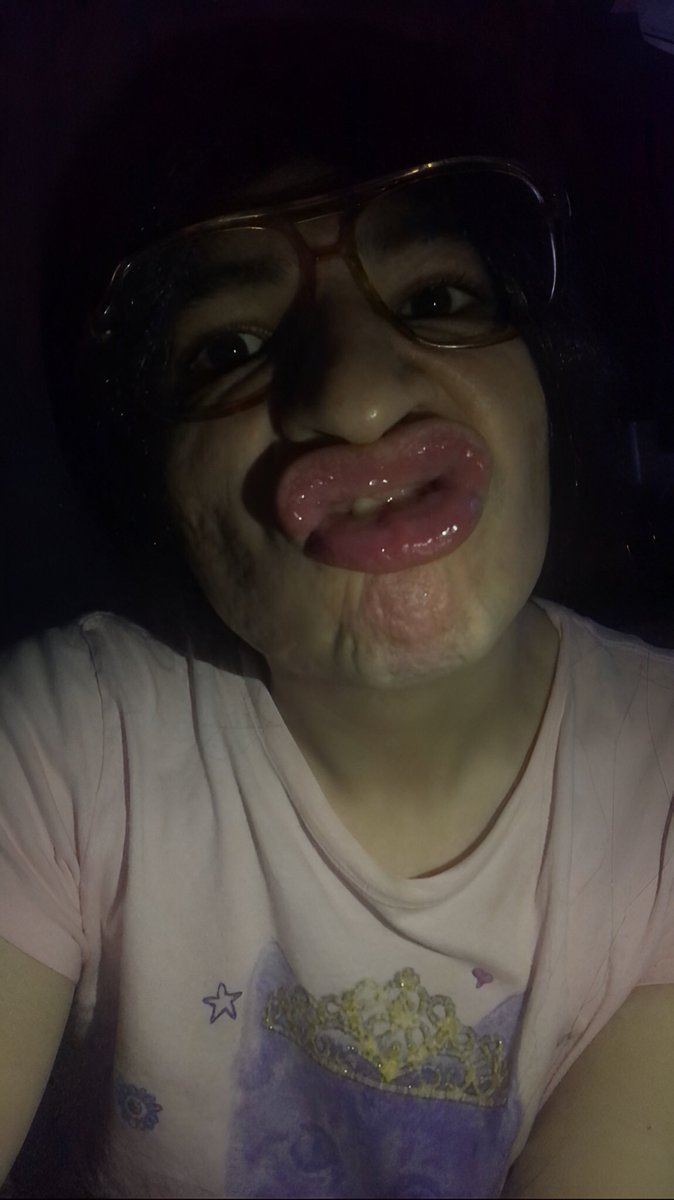 angdesigner35's tweet photo. I’m a ghetto slut😌 , do you like ghetto ?. I love pushing strollers at the store with my ass out 🍑😌☺️

#trans #sissy #biglips https://t.co/RSM7kLdRB0