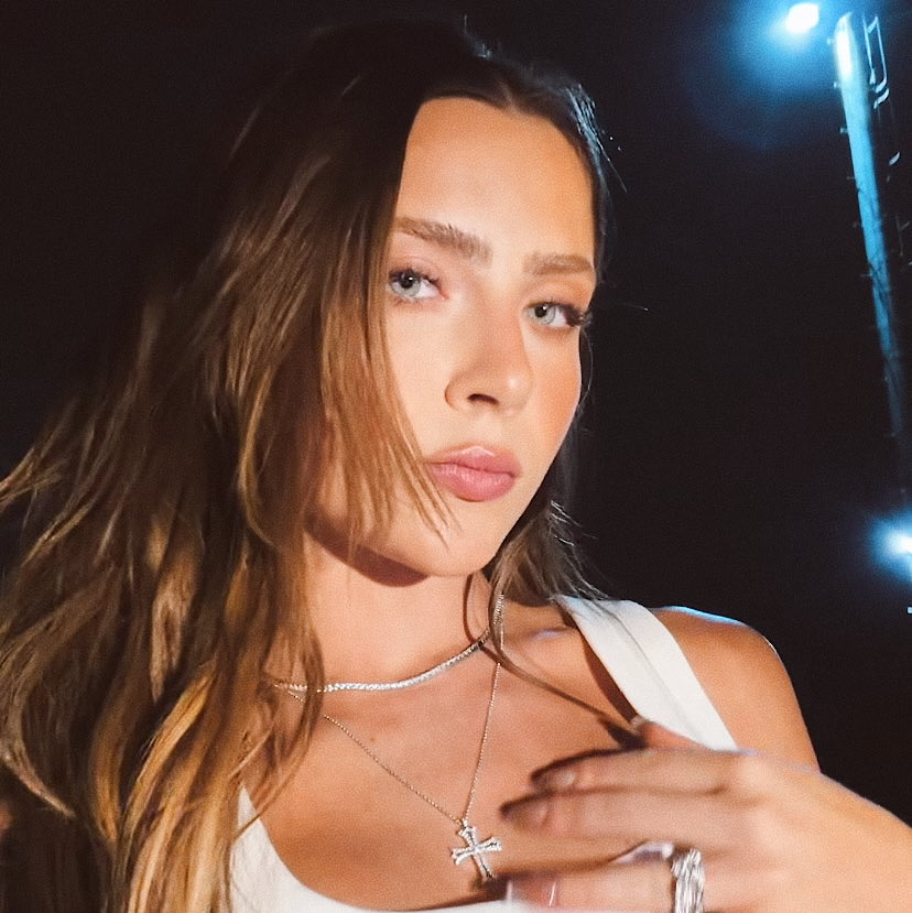 inffosjade's tweet image. eu quando sou a mulher mais linda do mundo 🤍