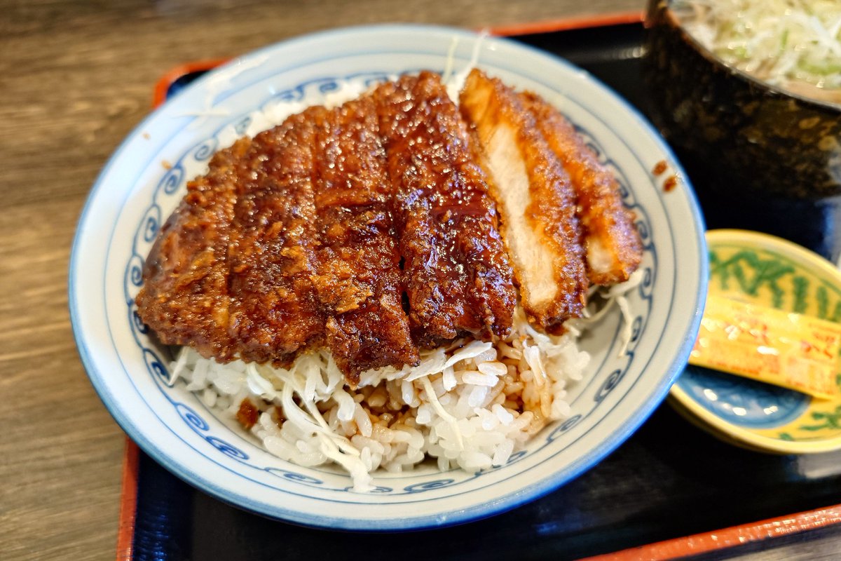 tomox_c's tweet image. 八幡のすしべん一の宮店でお昼ご飯。ソースカツ丼(ご飯大盛り)とミニそばセット