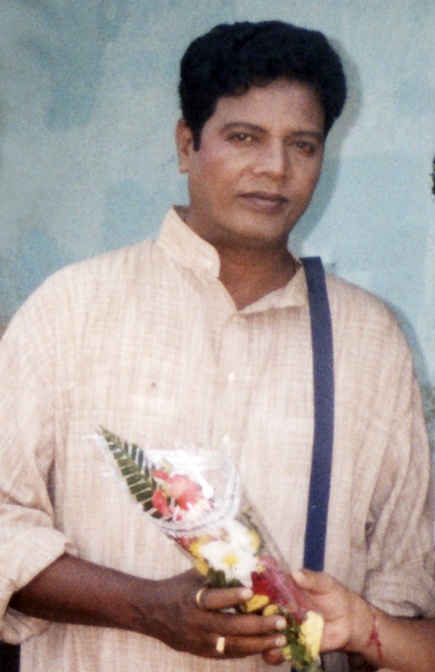 News18Odia's tweet photo. #ଅଭିନେତା_ଅଶ୍ରୁମୋଚନଙ୍କ_କାର_ଦୁର୍ଘଟଣାଗ୍ରସ୍ତ
କଟକ: ପ୍ରତାପ ନଗରୀରୁ ପଟିଆ ଯିବାବେଳେ ଦୁର୍ଘଟଣା
ନିଜେ ଗାଡ଼ି ଚଳାଇବାବେଳେ ଭାରସାମ୍ୟ ହରାଇ ପିଟି ହୋଇଥିଲେ
ଦୁର୍ଘଟଣା ପରେ ଅଶ୍ରୁମୋଚନ ସୁରକ୍ଷିତ, ଗାଡ଼ି ଉଦ୍ଧାର
#Cuttcak https://t.co/k4EK1aw52P