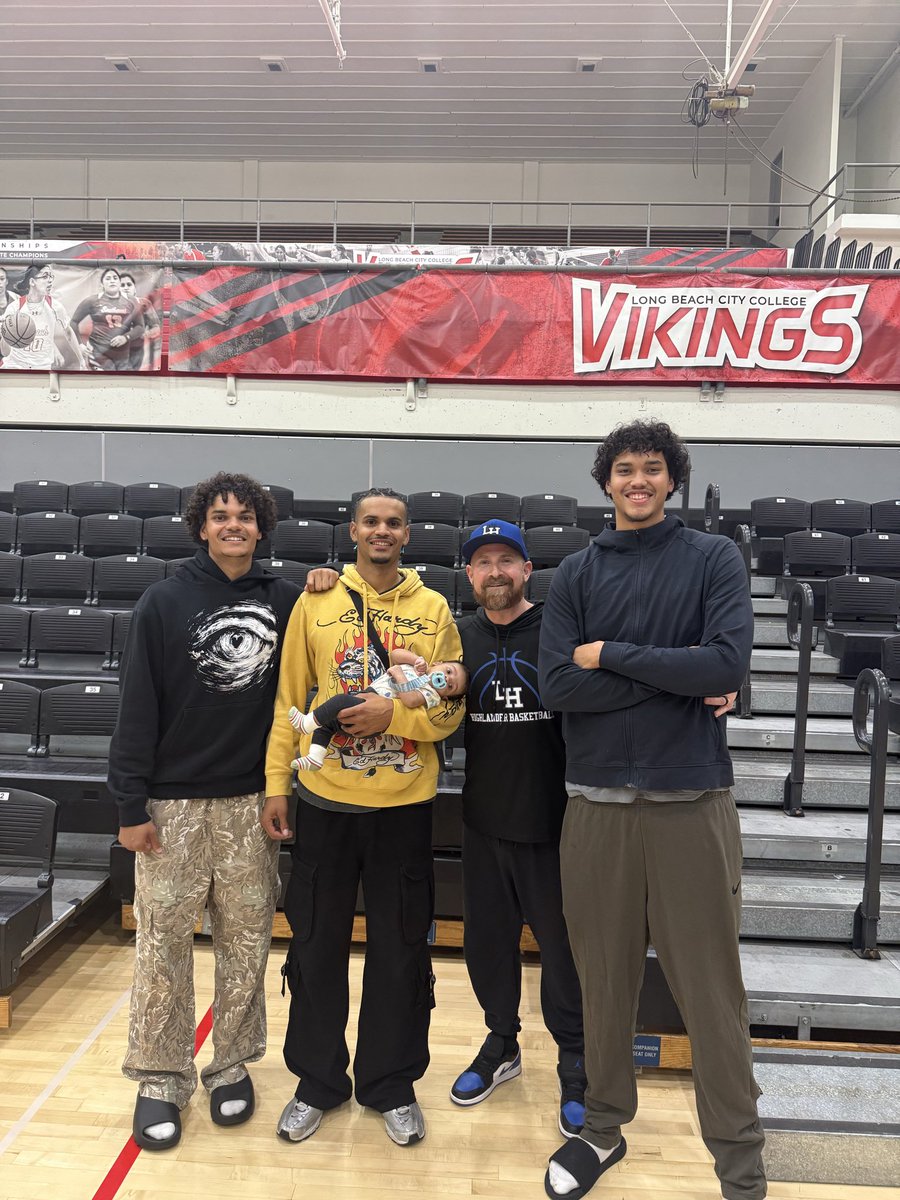CoachR_LHHoops's tweet photo. Family 🏴󠁧󠁢󠁳󠁣󠁴󠁿🏀 https://t.co/LaGn0UqWnS