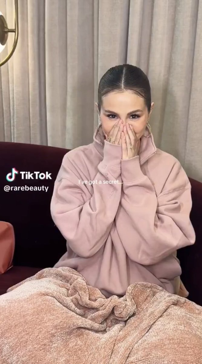 Queen Karen Mallerini tweet media