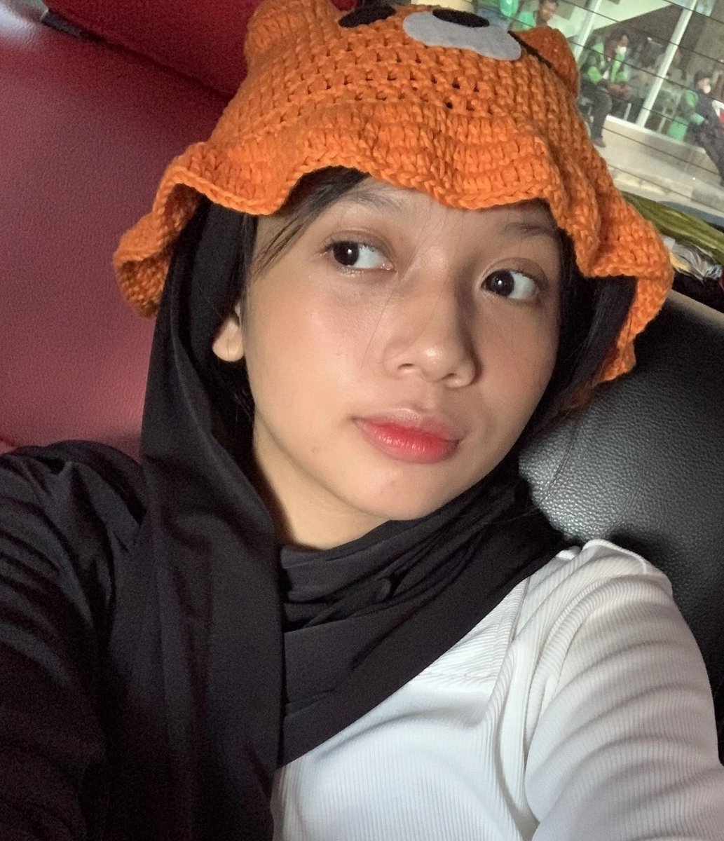selvicrt's tweet photo. bacolin kaka kelas jaman sma enak ini.kapan lgi bisa kenal tocil hijab https://t.co/fTXVWXO2xd