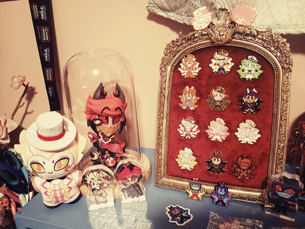 LoveXg4869's tweet image. llegaron en esta semana, están hermosos, muchas gracias @zllm6 y tus diseños para la colaboración de Kimono 👘 me encantaron 📻🍎
#HazbinHotel  #radioapple #appleradio