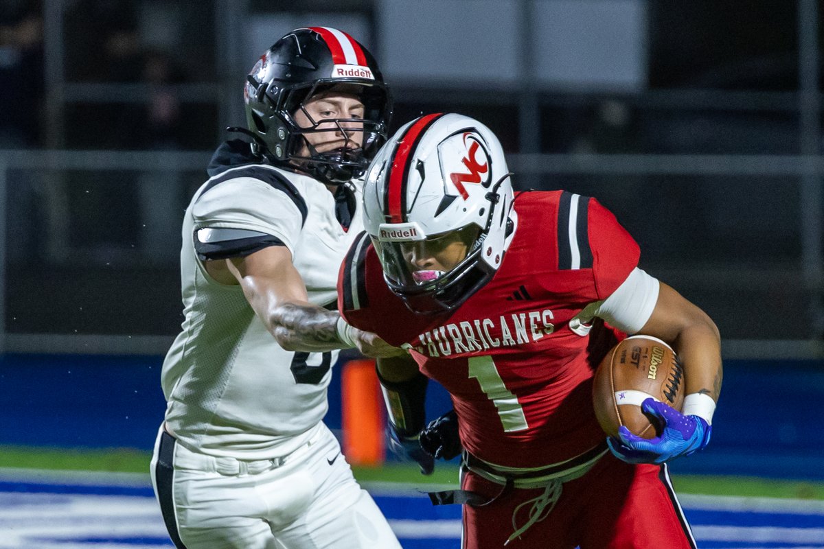 Aliquippa's defense stands tall, getting revenge against New Castle in the WPIAL Class 4A semifinals to punch its ticket back to the WPIAL championship game. 

My game story from Ellwood City:

📝: timesonline.com/story/sports/h…