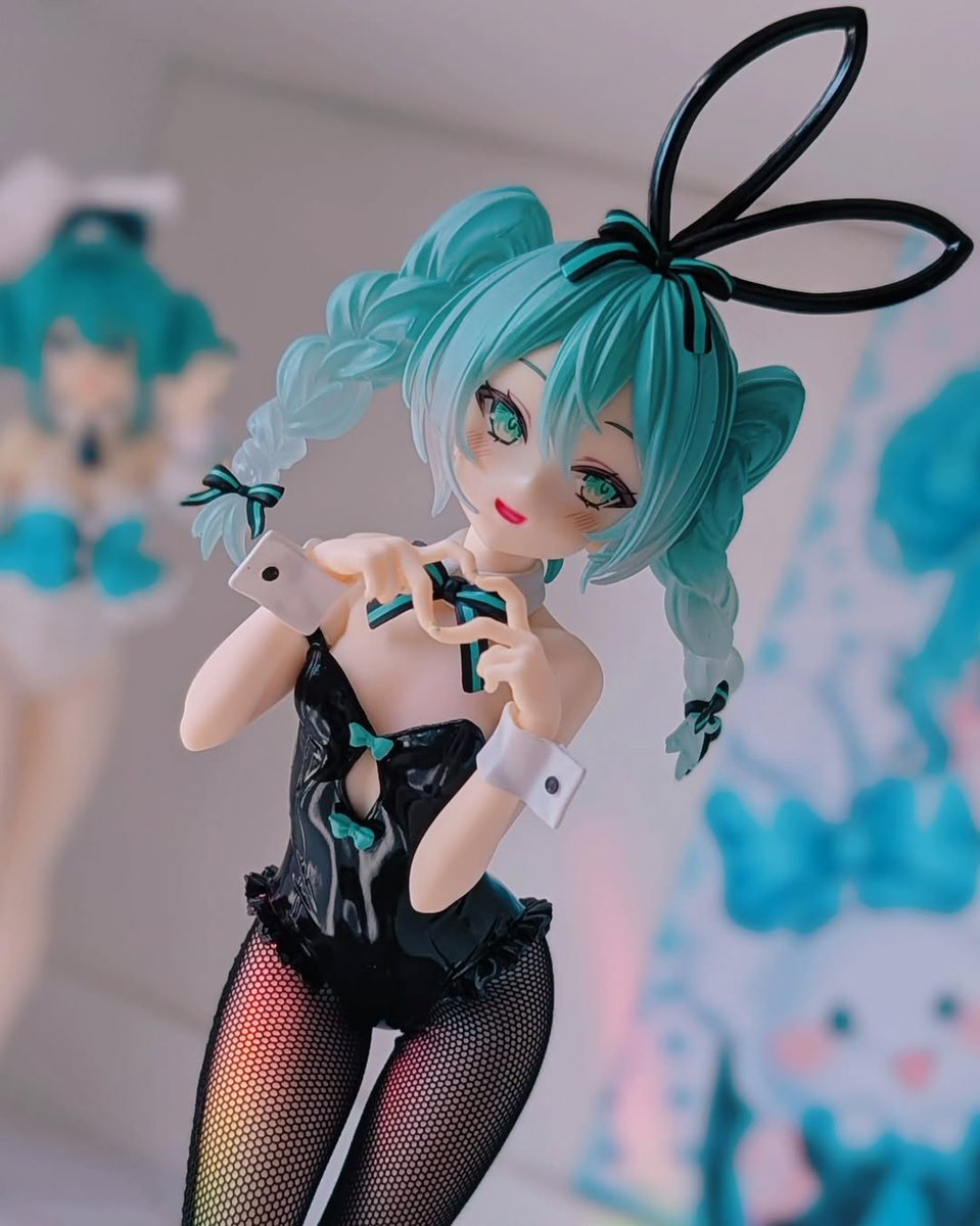 Dayana_Yee's tweet photo. Miku want a kiss from you ✌️😋

#HatsuneMiku #VOCALOID #miku #cosplay #cute #kawaii #photooftheday #heart https://t.co/2YR2sLGQEs