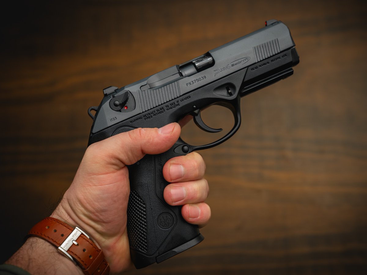 Beretta_USA's tweet image. Come closer and take a look at the Beretta PX4 Storm.

#Beretta #PX4Storm #EDC