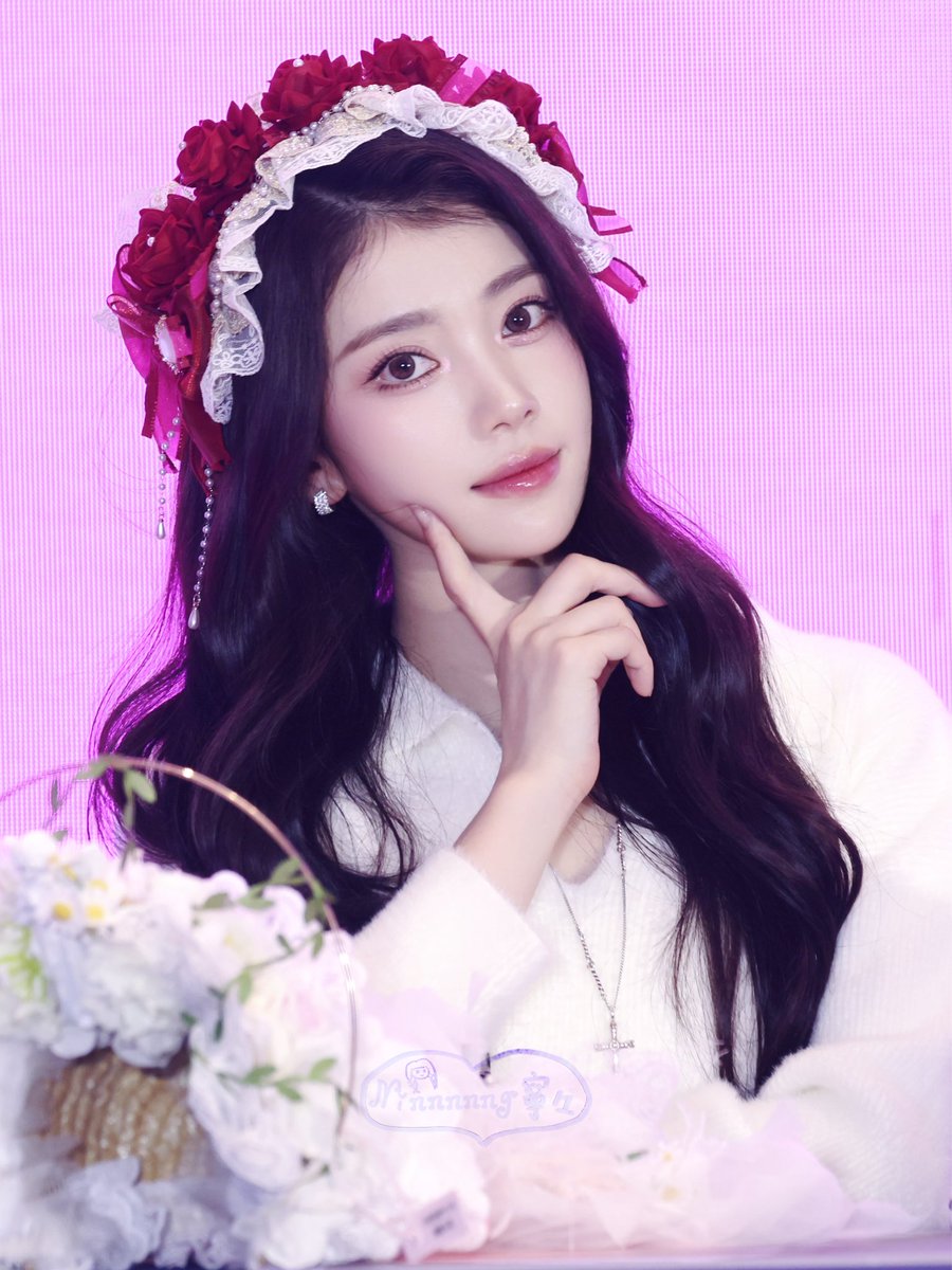 Neinei_Jo's tweet image. 251107 南京 Nordo 대면 팬싸　対面ファンサイン会

🌺 イヤリングよりも眩しい美しさ✨

#Kep1er #ケプラー #케플러
#XIAOTING #샤오팅 #션샤오팅 #심소정 #沈小婷 #シャオティン