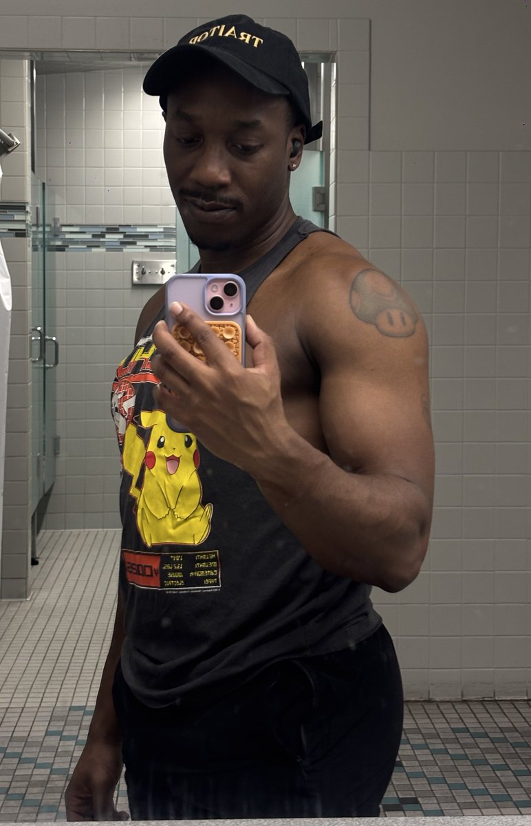 CourtneyRevolution 💡 tweet media