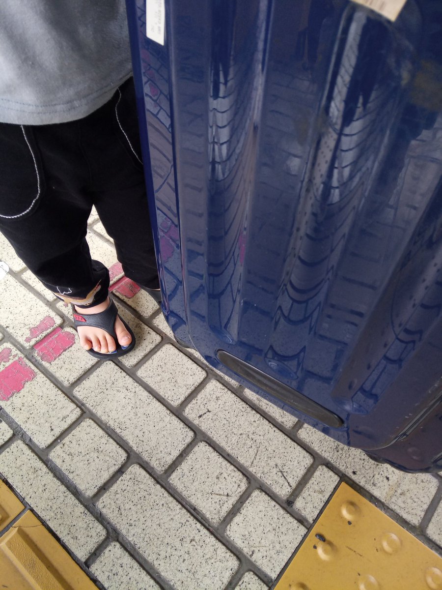 ExcelVBAer's tweet image. 自動で付いてくるスーツケース☺️