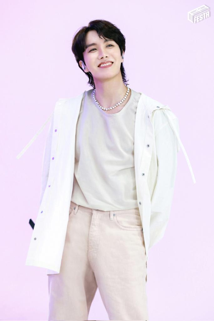 I vote for #jhope for #2025MAMAVOTE