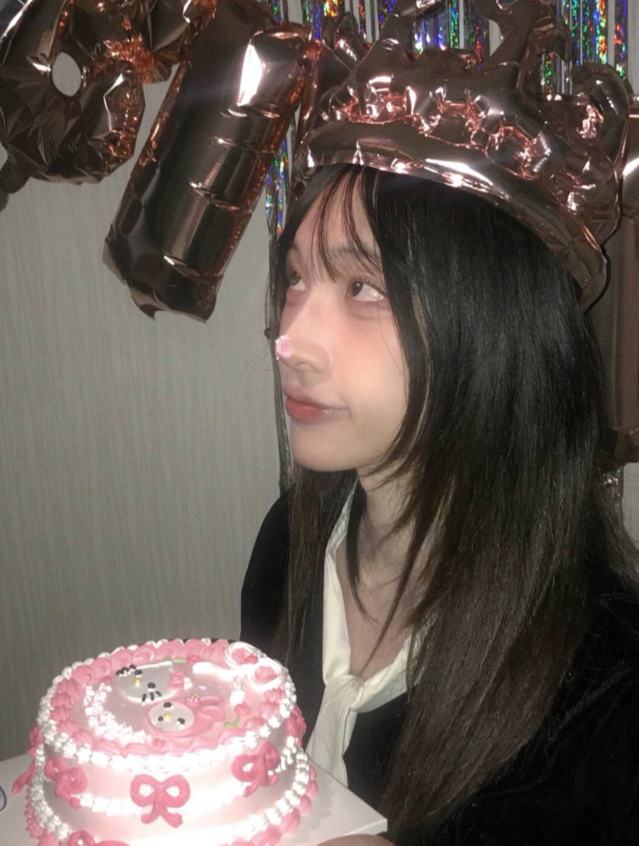 Today is Ryujin’s birthday! 

 #류진이의_새로운_빛 

#ChaeRyujin #Cherry #채류진 #채리