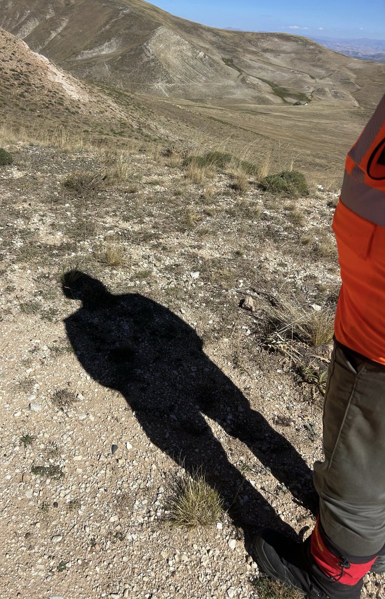 Bir arazi dönemi ve yine rahmetli ile karşılaşmamız.. mana aleminde seslendi üstad Yoda’yı sordu, biraz hasbihal ettik, sizlere de selam söyledi. May the force be with you master darth vader! We miss you!