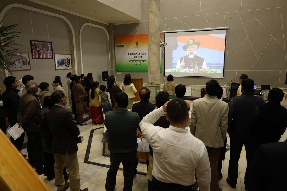 amb_tashkent's tweet image. Vande Mataram sung at the 🇮🇳Embassy celebrating 150 years of our National Song, a timeless tribute to the spirit of patriotism and unity that binds our Nation with active participation from children, officials and members Indian diaspora.

@MEAIndia @IndianDiplomacy