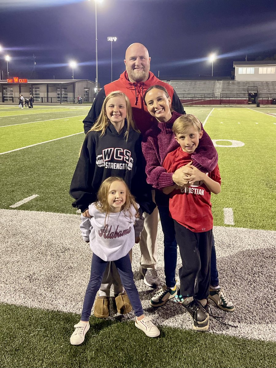 ROUND 2: Phillips family party of 5 your table is now ready.