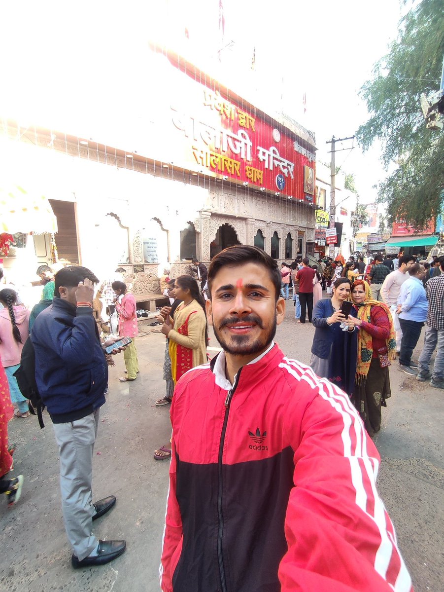 vishaljakhar4u's tweet image. आज श्री सालासर बालाजी धाम में हाजिरी लगाई 🙏
श्री बालाजी महाराज से क्षेत्र में शांति, एकता, समृद्धि और जनकल्याण की कामना की 🚩
जय श्री सालासर बालाजी महाराज की 🙏❤️