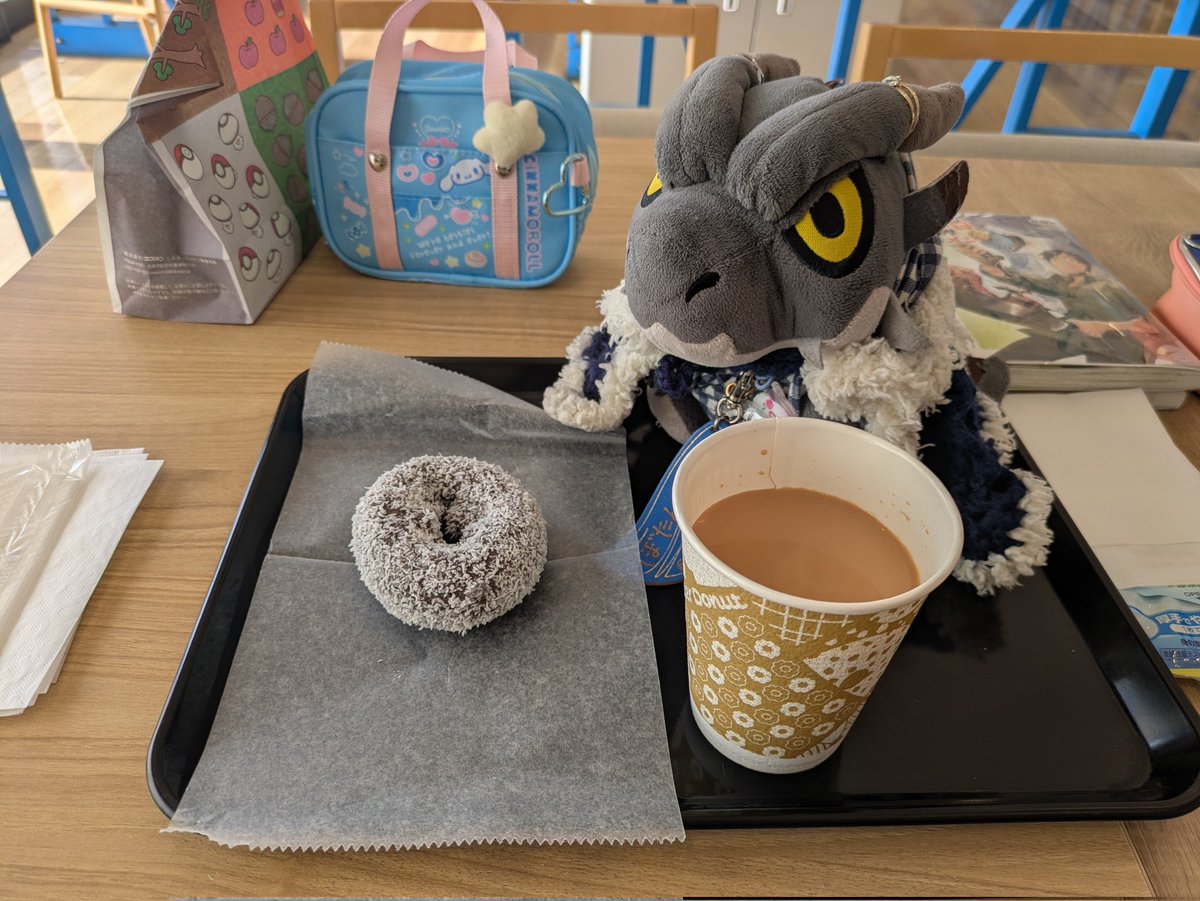 #MonsterHunter
#ミラボレアスのノクティス
#モンハン                        
 #ミラボレアス                                
 #ぬい活
#ぬいぐるみの時間
貴重なパートナーとの午後の一時…。