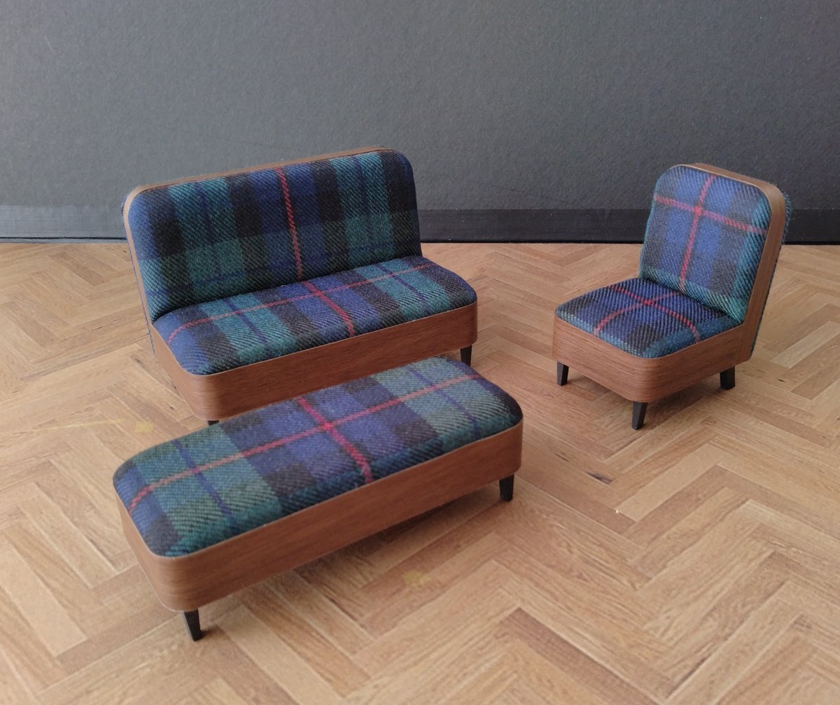 久しぶりにＫソファ作りました(⁠◍⁠•⁠ᴗ⁠•⁠◍⁠)
#AKG28
#ミニチュア家具
縮尺1／12