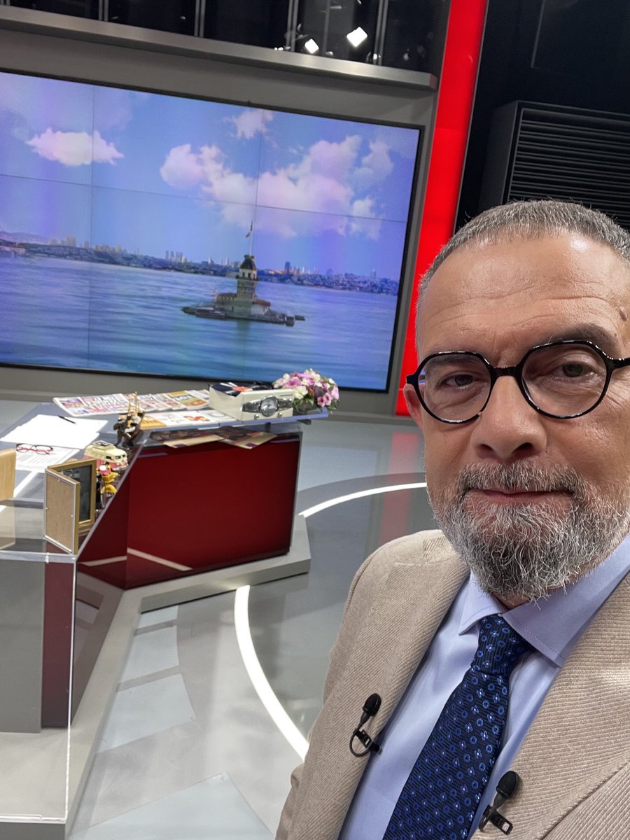 Bugün 8 Kasım cumartesi. Canlı yayın için hazırlıklarımız tamam.
 8:30’dan itibaren gündemi ve hayat üzerine notlarımızı paylaşmak için sizi de aramıza bekliyoruz.
Günaydın..
📺🐈‍⬛🌞📞👓
⁦<a href="/atvdeHaftasonu/">atv'de Hafta Sonu</a>⁩