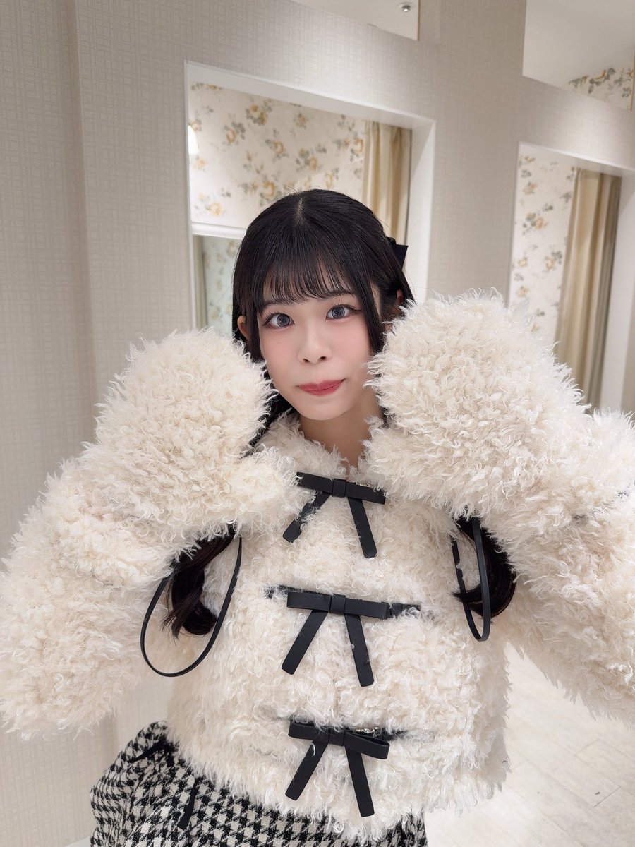 evelyn横浜店 𝐜𝐨𝐦𝐢𝐧𝐠 𝐬𝐨𝐨𝐧𝜗𝜚 #ミトン付きリボンファー