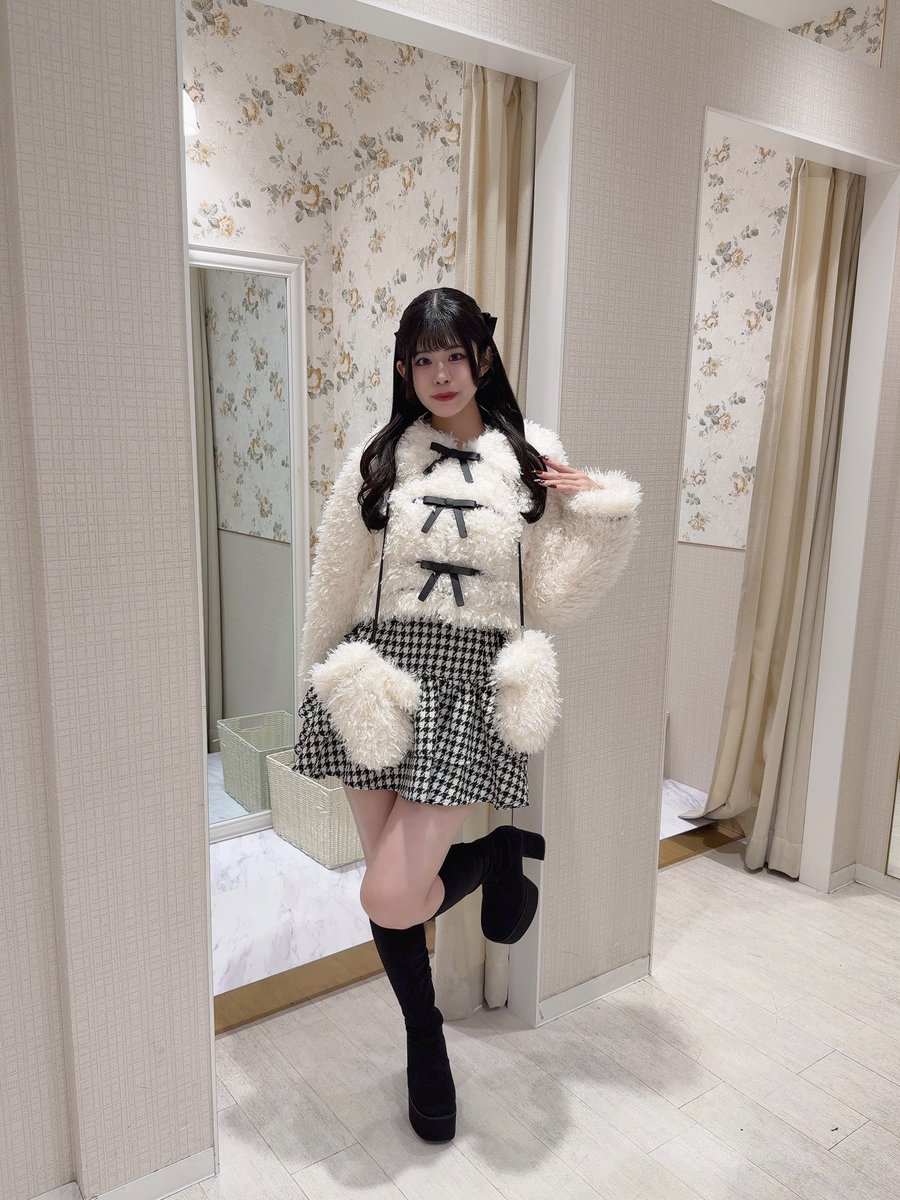 evelyn横浜店 𝐜𝐨𝐦𝐢𝐧𝐠 𝐬𝐨𝐨𝐧𝜗𝜚 #ミトン付きリボンファー