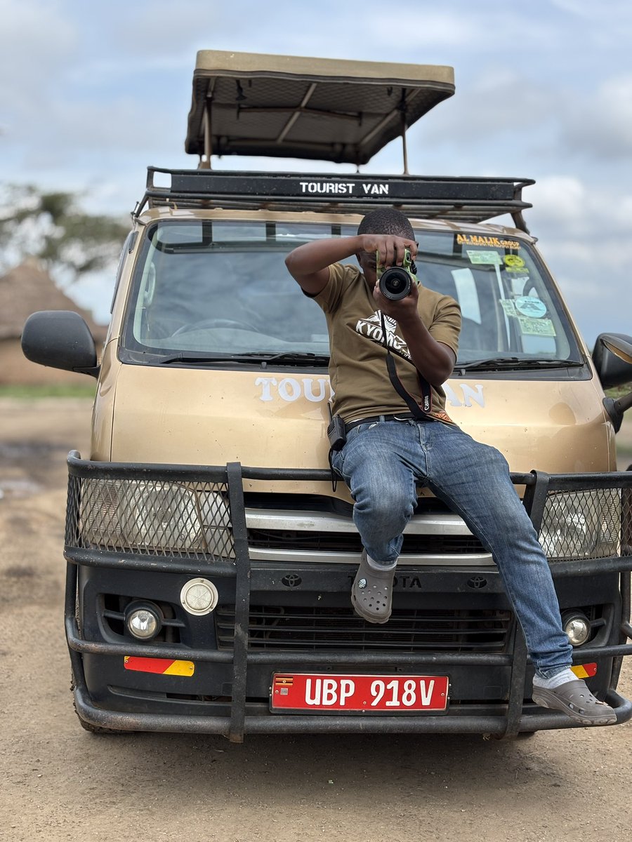 The traveler and the travelers on a guard smile shoot🥰🥰🥰 let’s travel together always just tell us your destination we gat you covered info@twesesafaris.com
twesesafaris.com