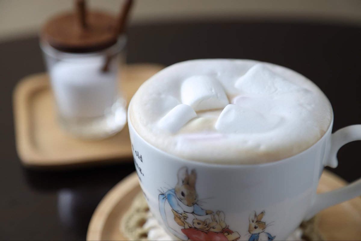 うさぎを飼ってる、おばあちゃんの家喫茶店🐰うさぎカフェです〜
今日はマシュマロオーレが人気ですよ〜