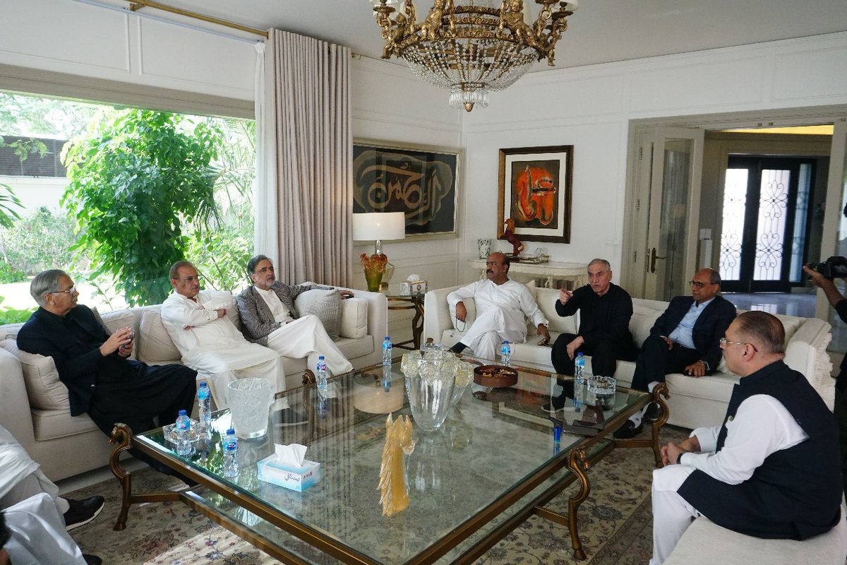 Ikhtiarzardari's tweet photo. ملاقات کے اختتام پر شرجیل انعام میمن نے تمام رہنماؤں کا شکریہ ادا کرتے ہوئے کہا کہ پیپلز پارٹی عوامی خدمت، ترقی اور استحکام کے سفر کو چیئرمین بلاول بھٹو زرداری کی قیادت میں مزید آگے بڑھا رہی ہے۔
#SharjeelInamMemon #PPP #PeoplesVision https://t.co/Tt11GCas9c