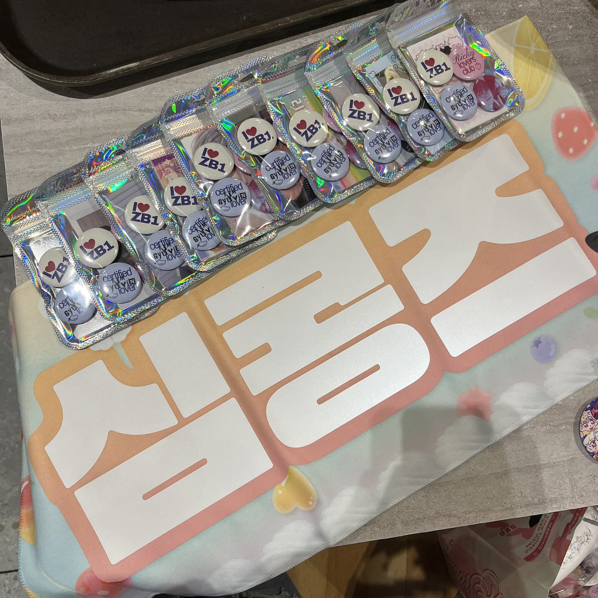 ouricky_'s tweet image. i'm currently at kafe ruuma, near the freebies redemption counter~ only a few sets left, feel free to come claim here 🫶

#ZB1inKL #HEREANDNOWinKL