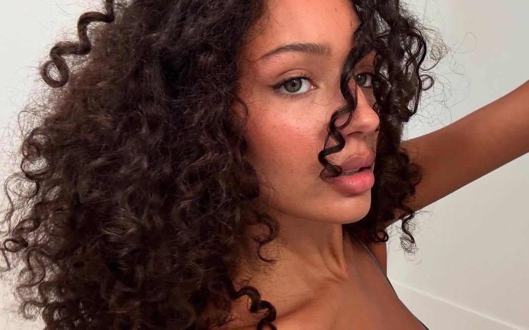 the moon is reaching for me. ⋆