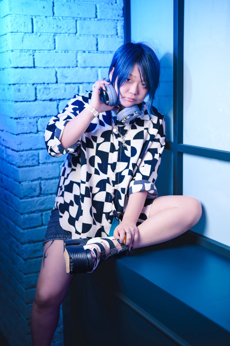 みせつ tweet media