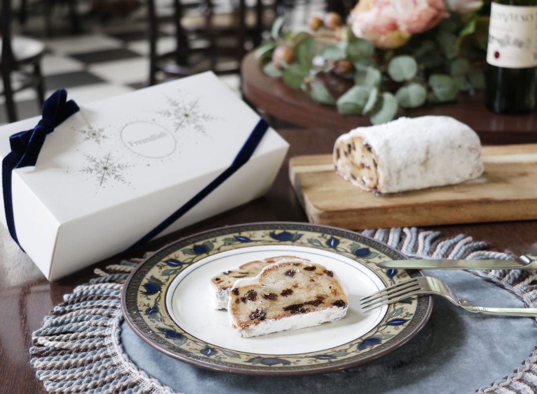 kim_tamako's tweet image. やったーん♡届いた♡
熟成の過程を味わうからね🎄✨

#神戸
#FREUNDLIEB
#STOLLEN
#Christmas2025