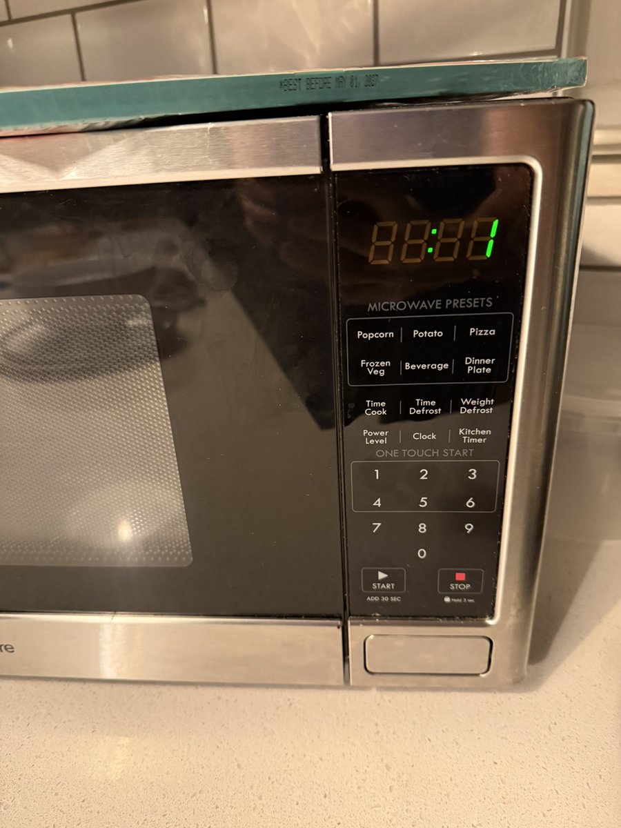 My pet peeve is appliances like this. Stays at x seconds from last run instead of resetting to the clock after some time (In addition to the most obnoxious bip sounds).

There is no specifications mentioning any of this when you buy these. How do I buy a microwave with goos UX?
