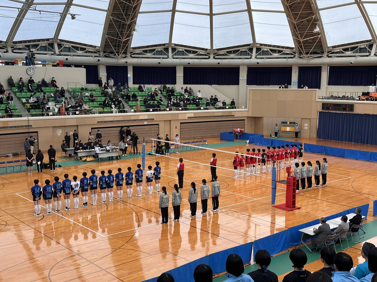 JHS8_U14's tweet photo. 遅くなってしまいました💦

春高🏐徳島県予選決勝戦です。

どちらにもOGが在籍しており、熱��を繰り広げ、城南高校がフルセットで冨岡東高校に勝利🏆

全国大会で頑張って欲しいと思います😊

㊗️携帯17Proに変更しました👍 https://t.co/6xYEIw8Z9p