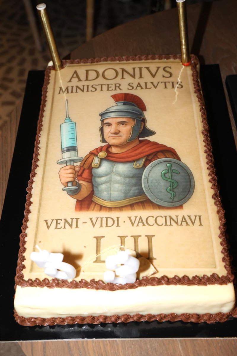 AdonisGeorgiadi's tweet photo. Την ωραιότερη τούρτα για τα γενέθλια μου, μου την έφτιαξε το κοριτσάκι μου ❤️❤️❤️@ManolidouE https://t.co/vbvpJPyPtO