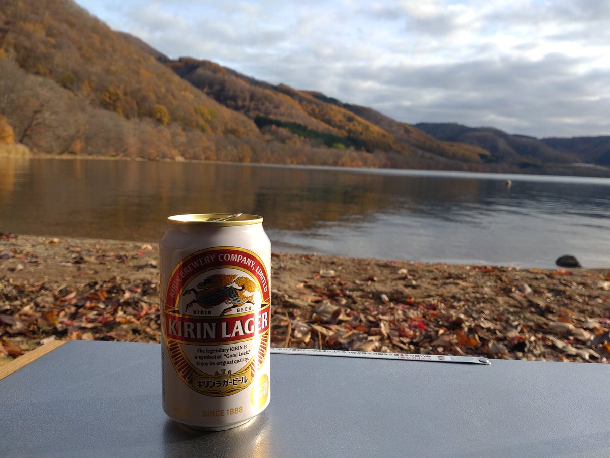 norix_hello's tweet photo. 今日は仲洞爺でソロキャンプ🏕️
札幌は雪景色だったけど、こっちはまだ秋景色🍁🍂 https://t.co/nH0FPIJcEt