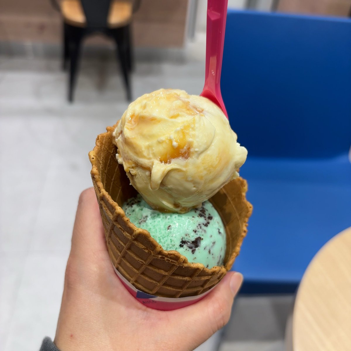 甘いものを食べようといって1人サーティワン、他はクレープ待ちで、わたしはアイスを食べていってるのだが…寂しい