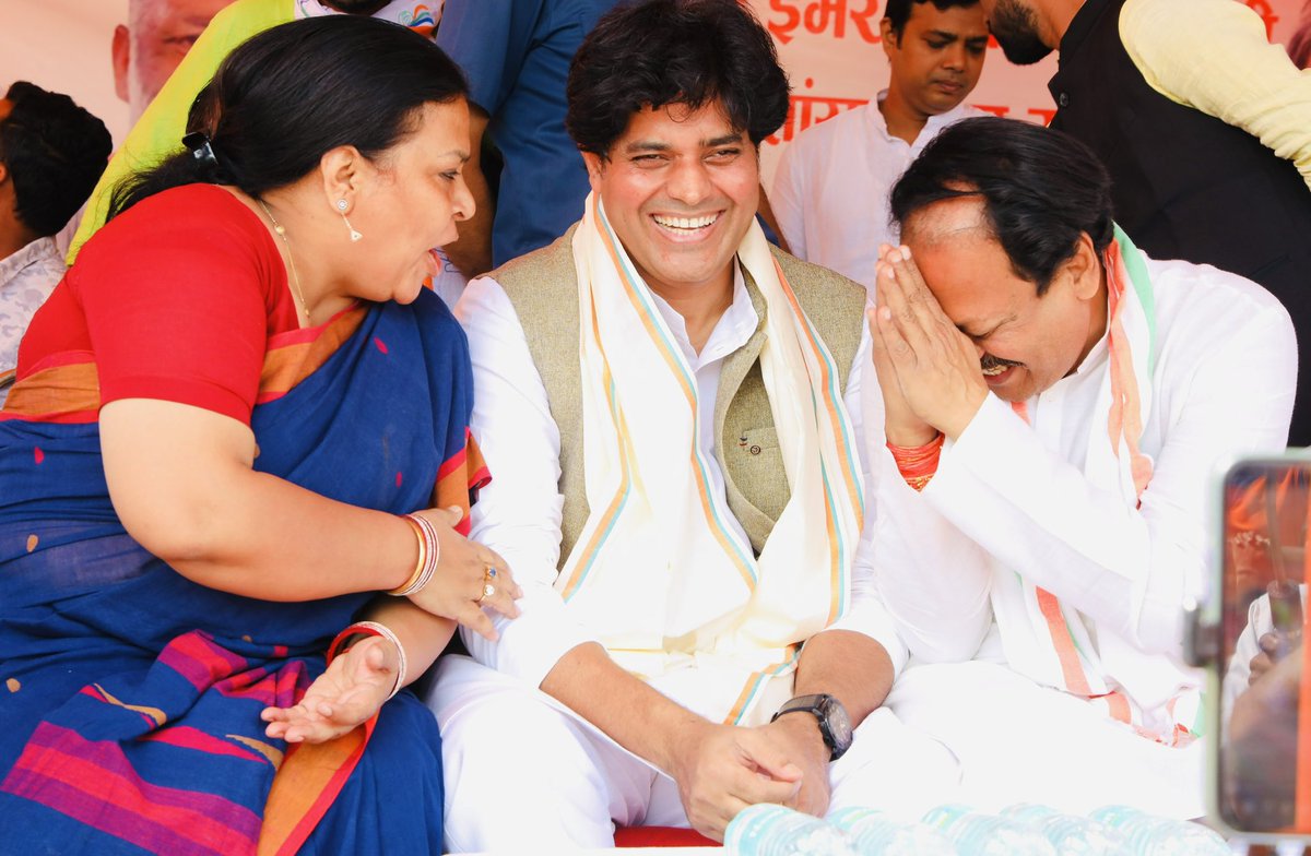 ShayarImran's tweet image. कहलगॉंव से कॉंग्रेस प्रत्याशी प्रवीण कुशवाहा के लिये जनसभा को संबोधित किया, कल ATC से क्लीयरेंस ना मिलने की वजह से इस सभा में नहीं आ पाया था।
सुबह सुबह जनता का उत्साह बता रहा है कि कॉंग्रेस प्रत्याशी के पक्ष में शानदार माहौल है।