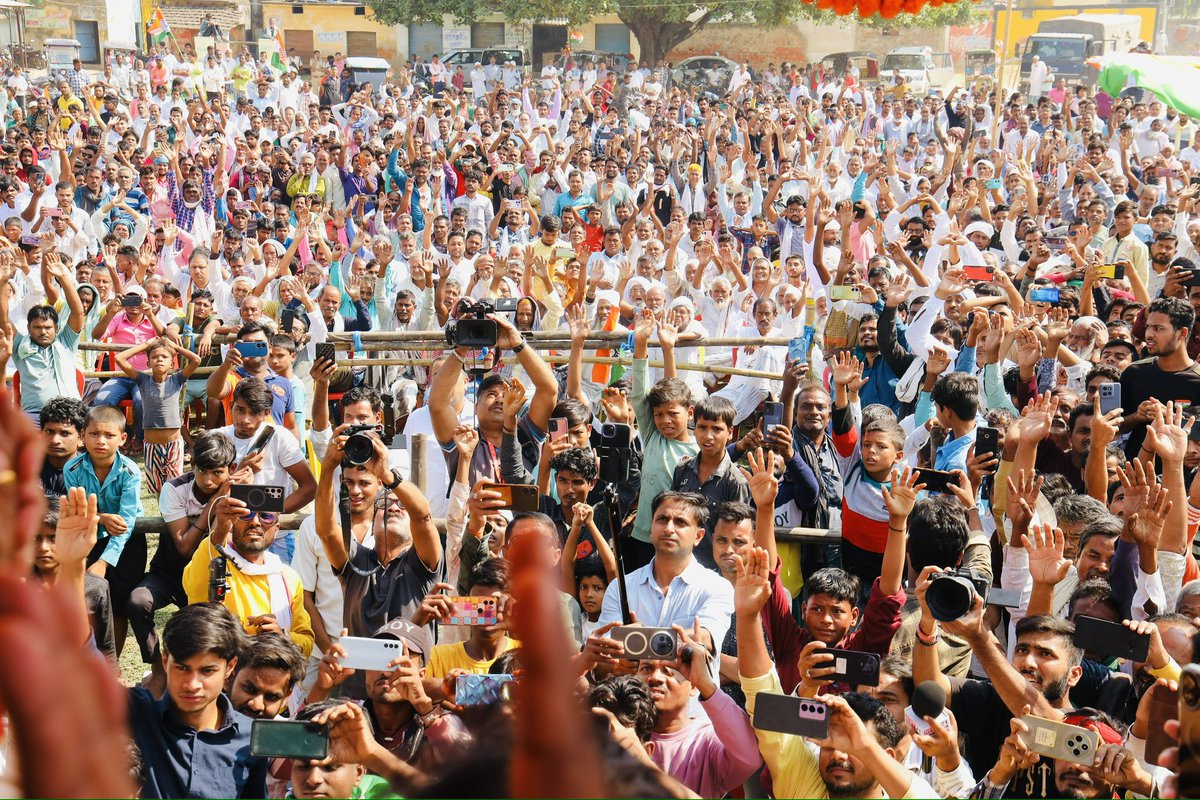 ShayarImran's tweet image. कहलगॉंव से कॉंग्रेस प्रत्याशी प्रवीण कुशवाहा के लिये जनसभा को संबोधित किया, कल ATC से क्लीयरेंस ना मिलने की वजह से इस सभा में नहीं आ पाया था।
सुबह सुबह जनता का उत्साह बता रहा है कि कॉंग्रेस प्रत्याशी के पक्ष में शानदार माहौल है।