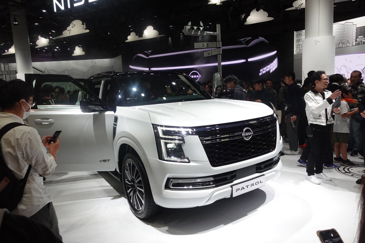 VVAUTOCARS's tweet photo. ニッサンの車輛も新型のエルグランドがあり
ニッサンの本気を感じました
＃東京モビリティーショー
＃新型エルグランド
＃パトロール https://t.co/cZwbql5yZ3