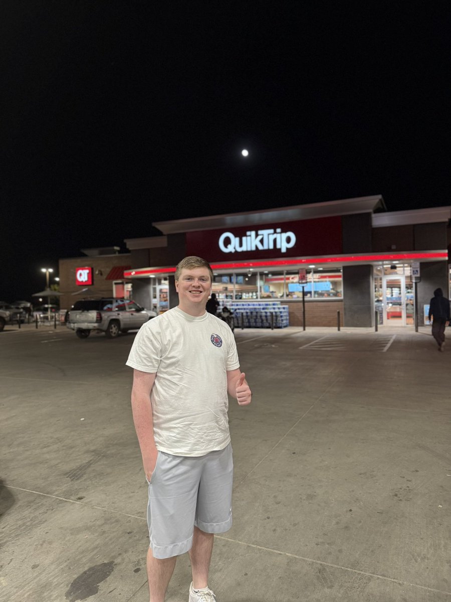 mattyman121's tweet photo. Late night fuel stop in Abilene on my way to game #33 in 2.5 years. See you tomorrow @JoshPateCFB 

@QuikTrip #FallDontLie https://t.co/2b7UQXPzVr