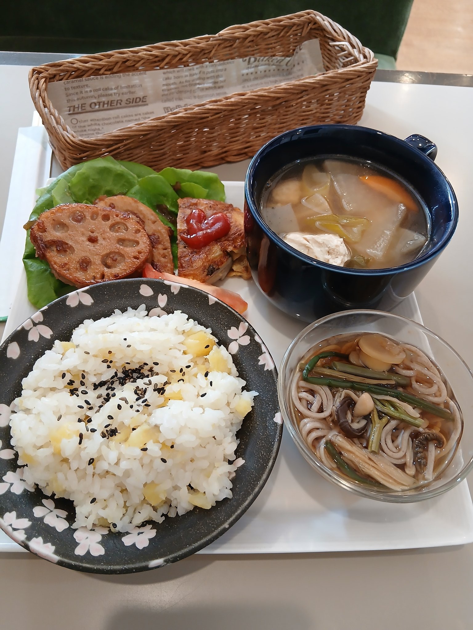 デカフェでランチプレート - Search / X