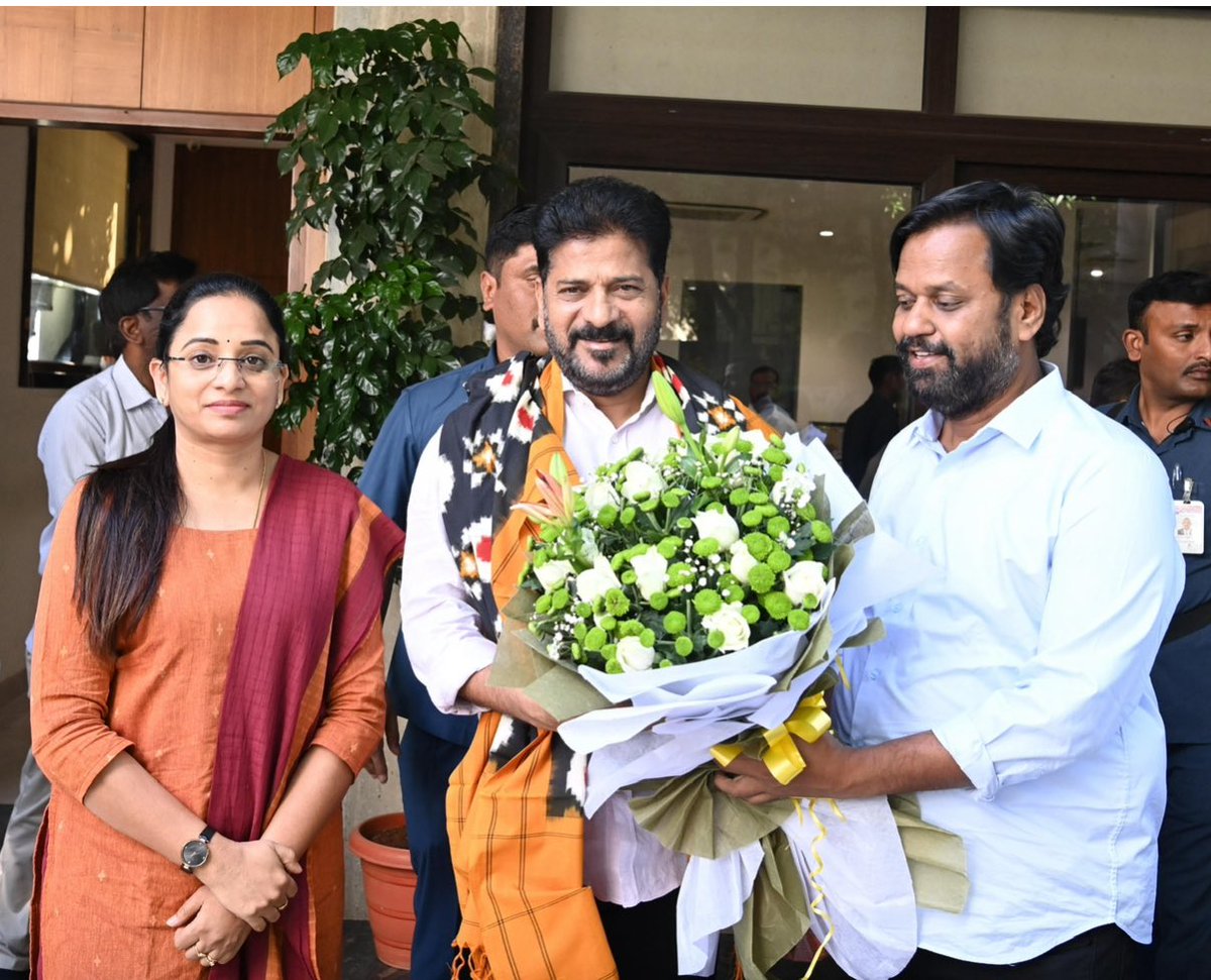 Happy Birthday to our Chief Minister Revanth Anna. 
<a href="/revanth_anumula/">Revanth Reddy</a>