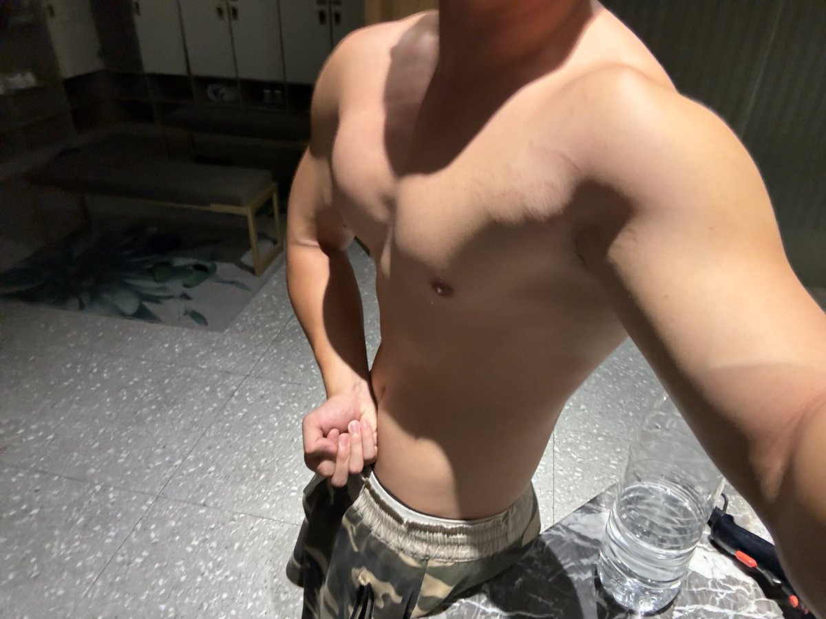 蓝色 (@zztzuiniubi) on Twitter photo 